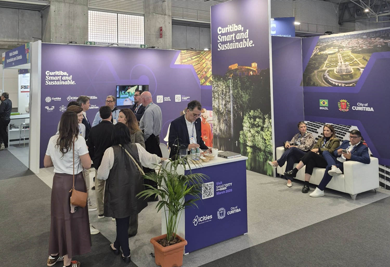 Prefeitura de Curitiba apresenta soluções inovadoras em estande no Smart City Expo, em Barcelona