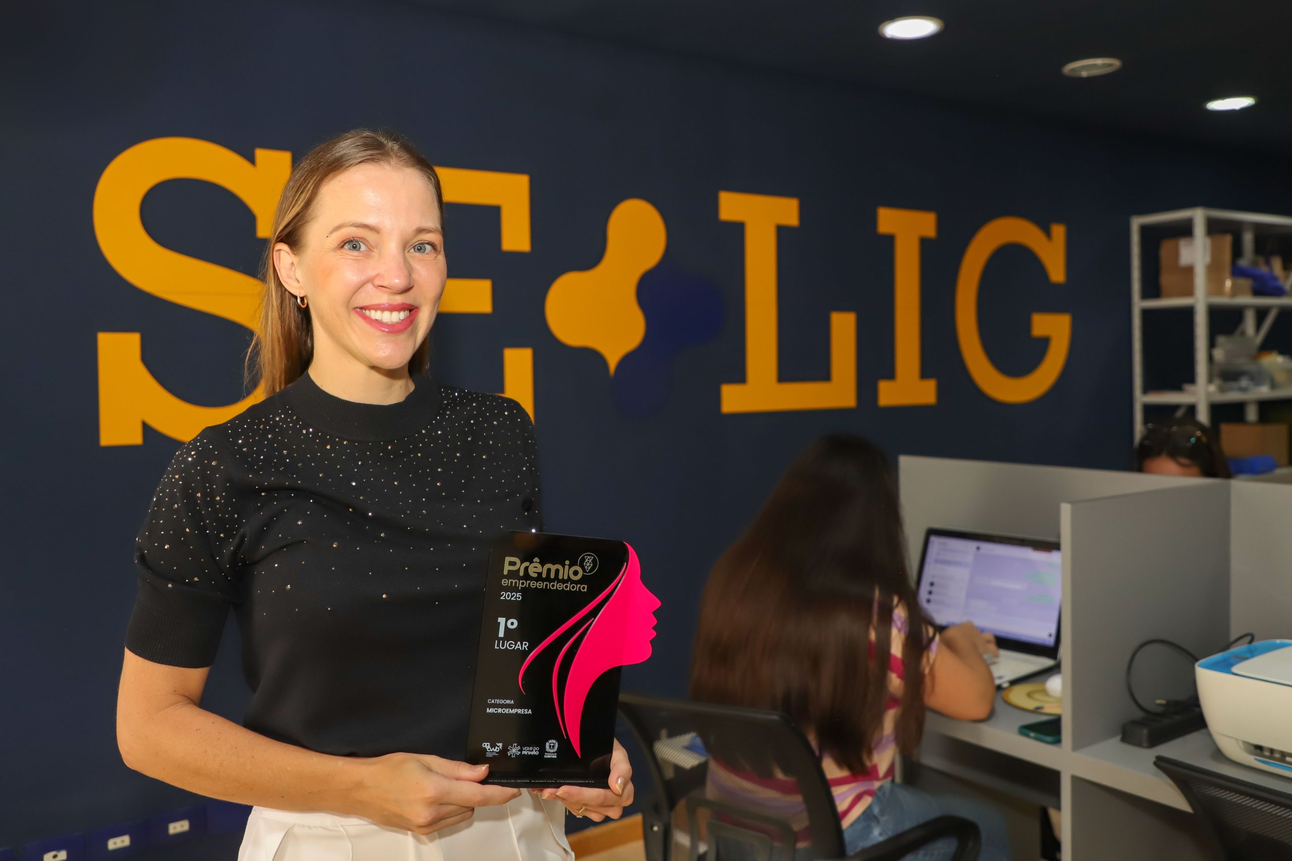 Empreendedora de Curitiba, Natália Franchetti criou a Selig Saúde, primeiro marketplace do Brasil de instrumentais odontológicos usados, unindo dentistas e sustentabilidade. Curitiba, 20/02/2026. Foto: Hully Paiva/SECOM